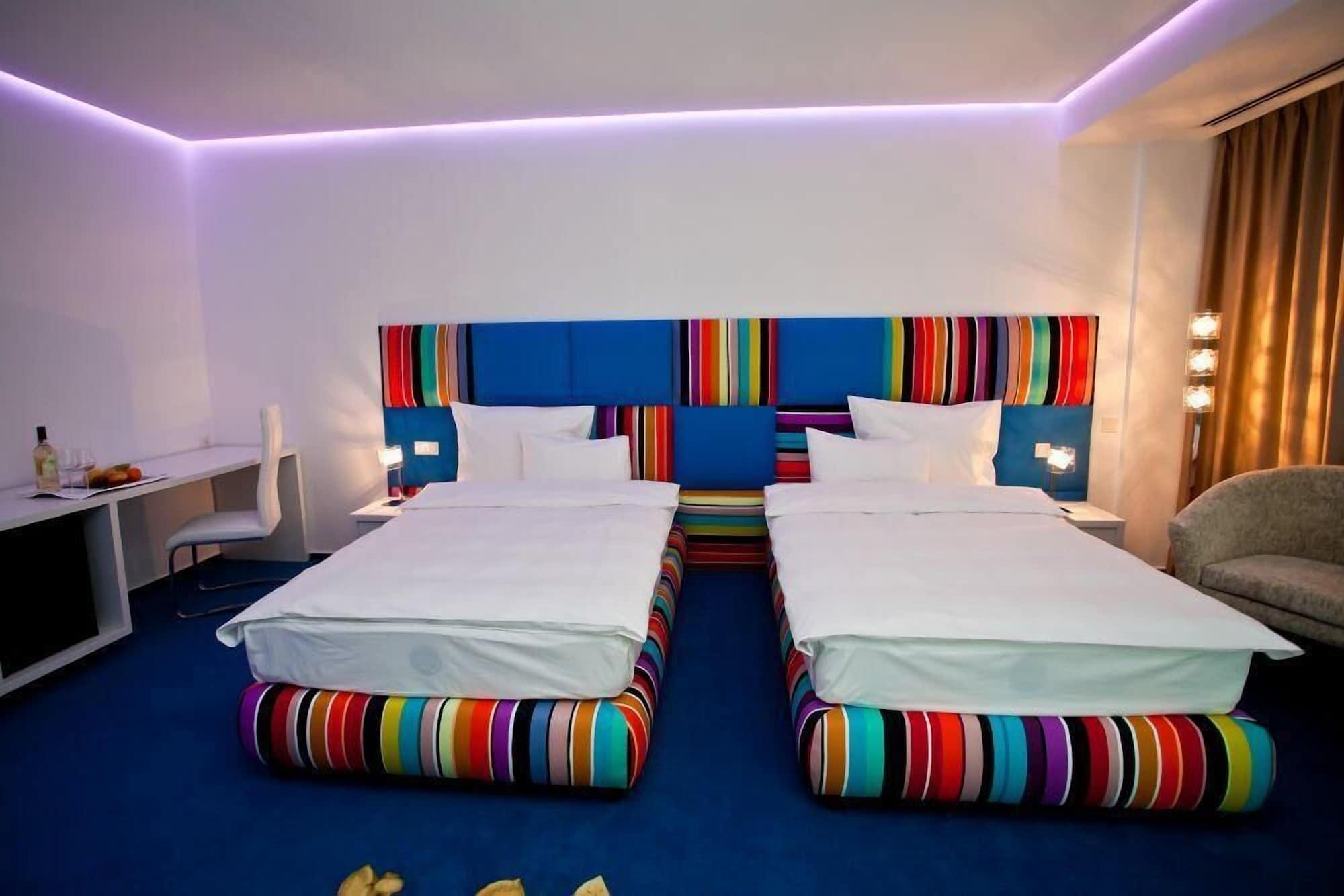 Marshal Garden Hotel Bukarest Værelse billede A room at the hotel