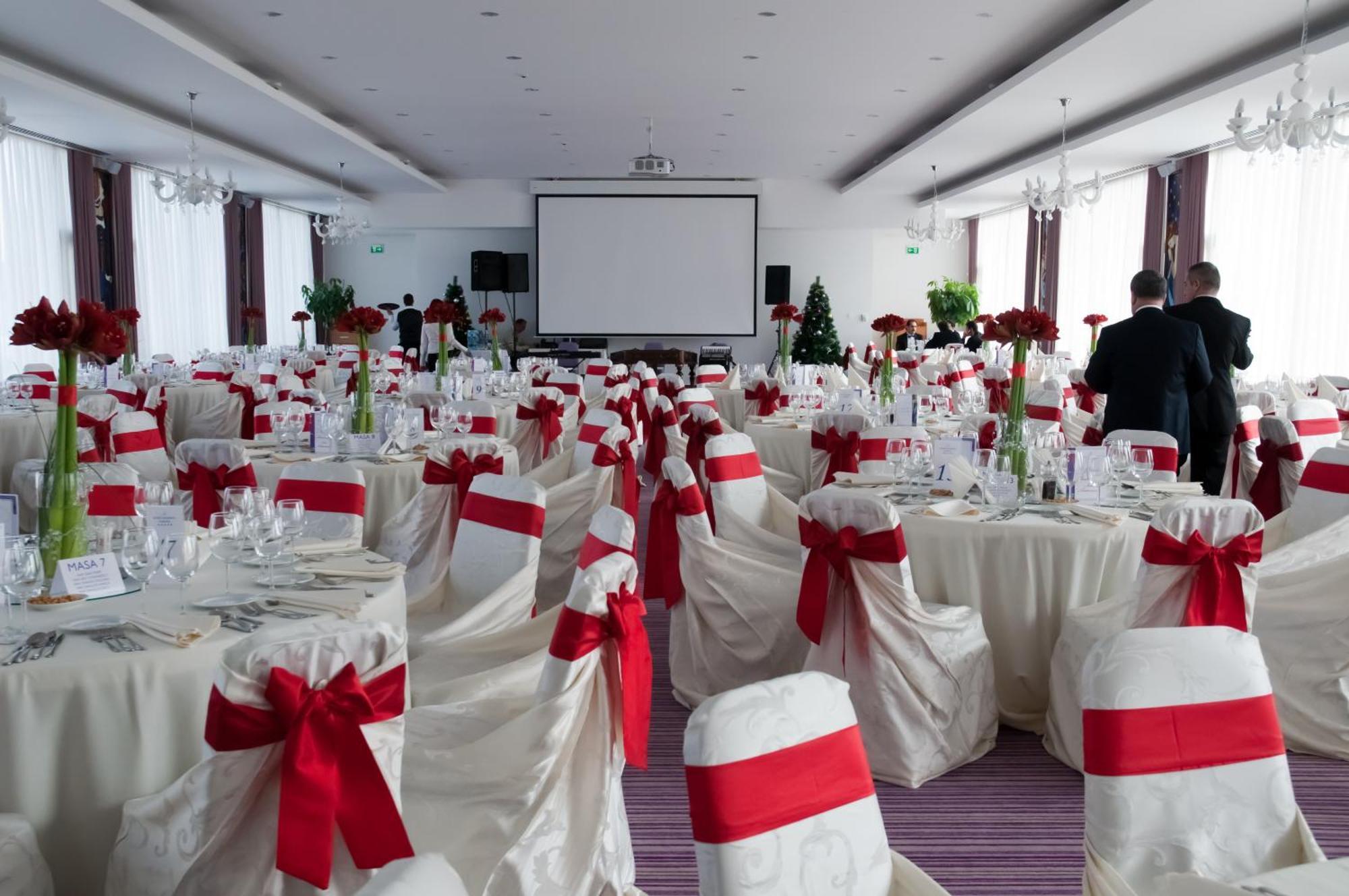 Marshal Garden Hotel Bukarest Eksteriør billede A wedding reception