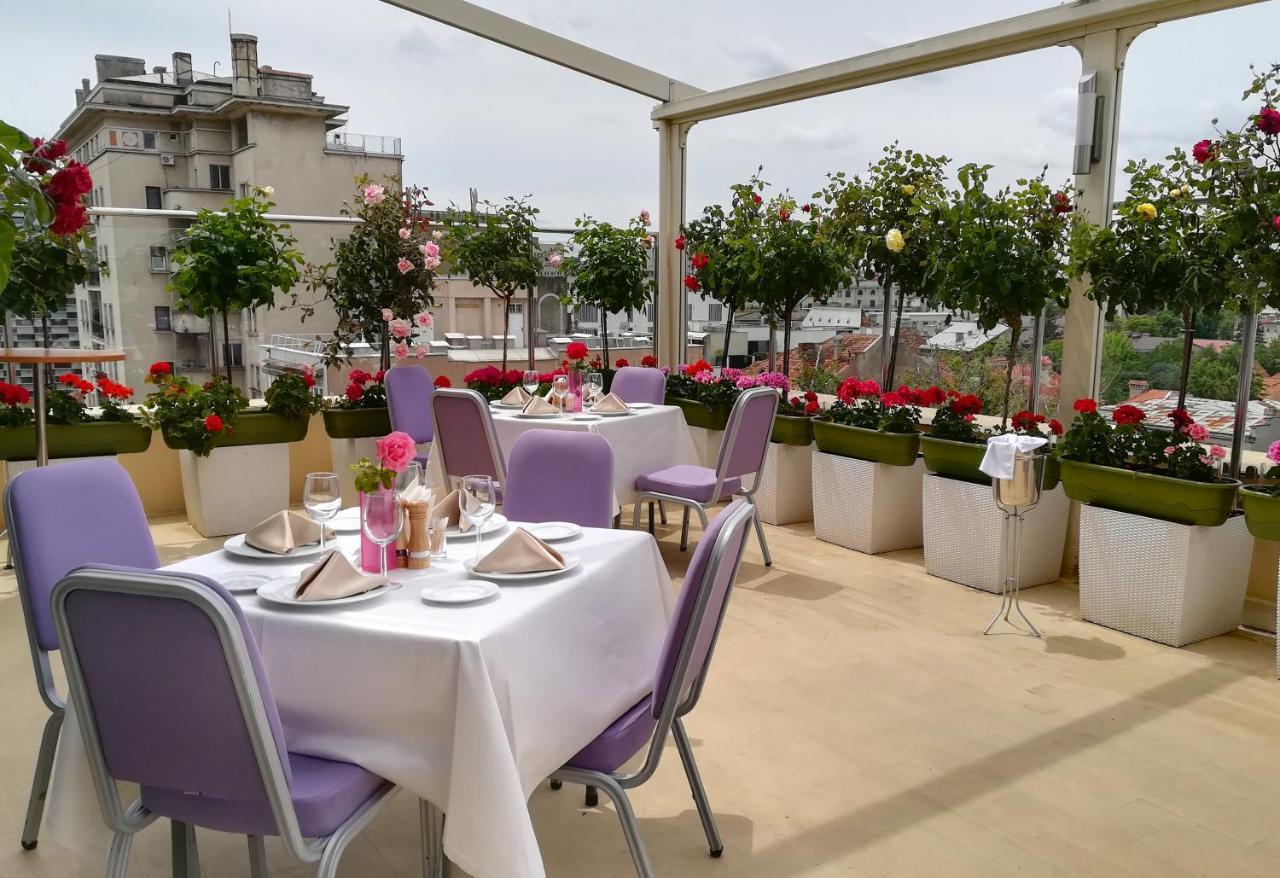 Marshal Garden Hotel Bukarest Eksteriør billede The rooftop terrace