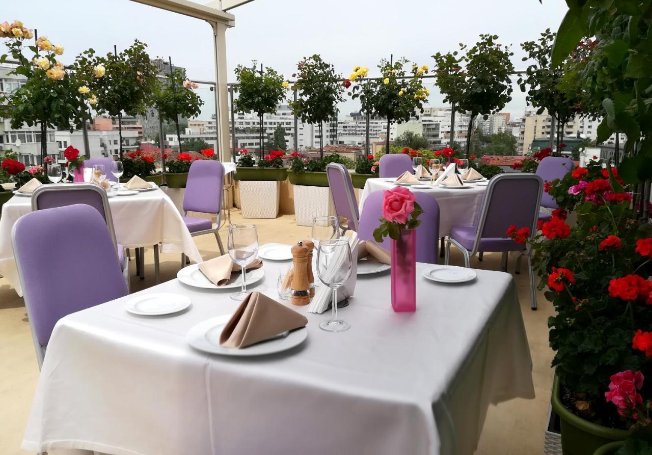 Marshal Garden Hotel Bukarest Eksteriør billede The Terrace