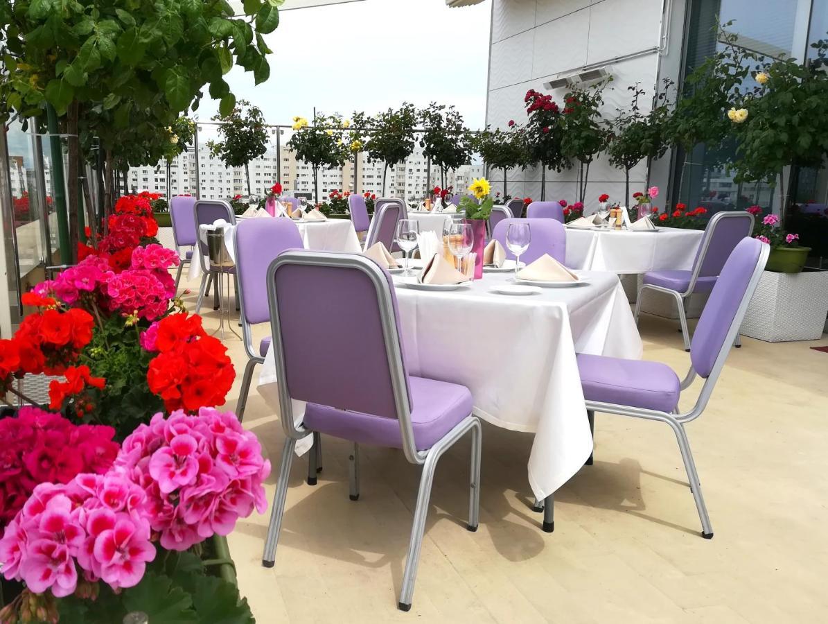 Marshal Garden Hotel Bukarest Eksteriør billede The Terrace at the Royal Albert Hall