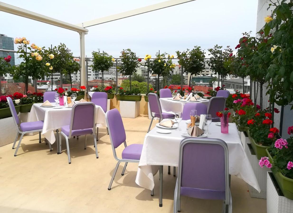 Marshal Garden Hotel Bukarest Eksteriør billede The rooftop terrace